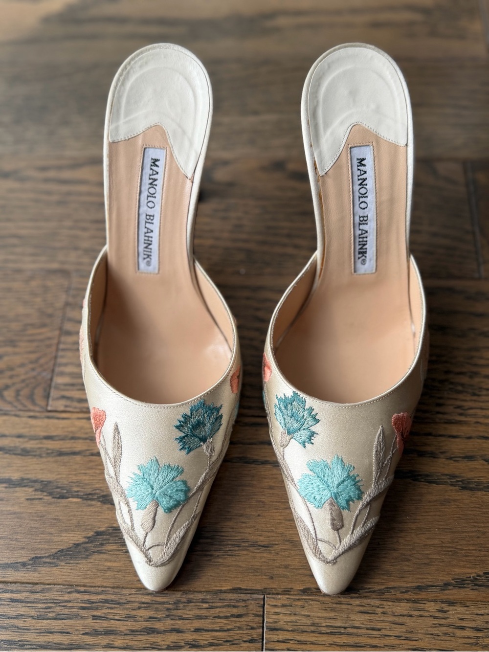 Manolo Blahnik Cream Satin Pointed-Toe Mules with Multicolor Floral Embroidery - Picture 2 of 7